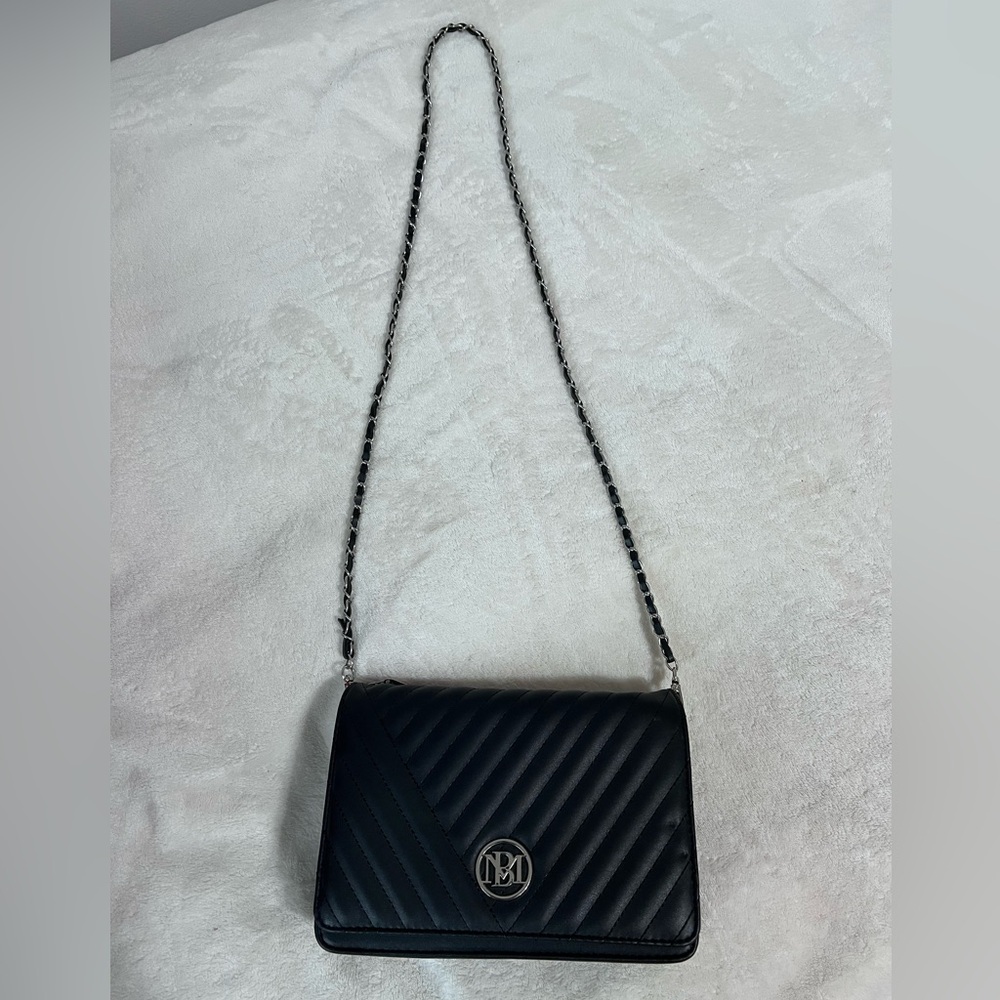 Elegant Black Quilted Crossbody Bag